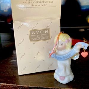 1998 Avon Special Edition Precious Moments “Peace on Earth” angel orname…